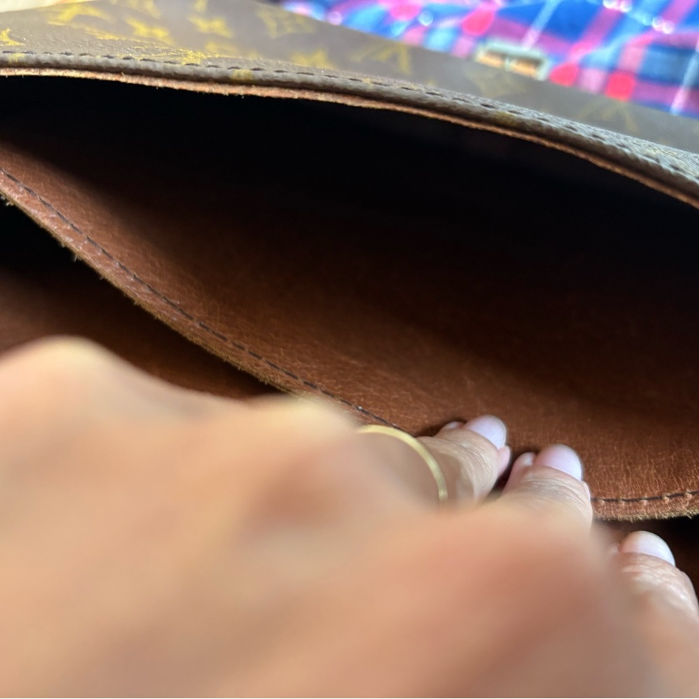 Authentic Louis Vuitton monogram crossbody bag - Picture 7 of 7